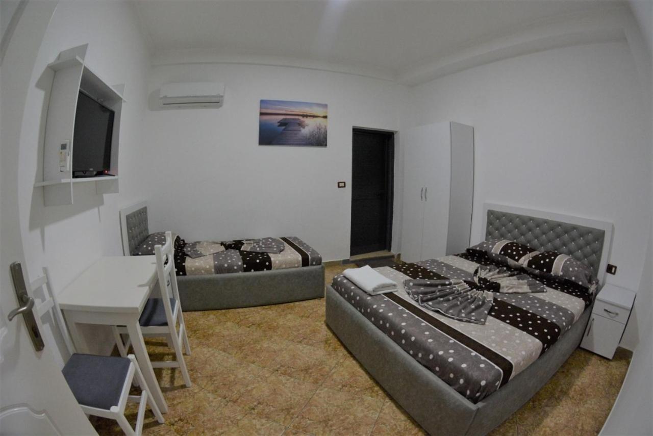 Hotel Reci Peshkopia Kültér fotó